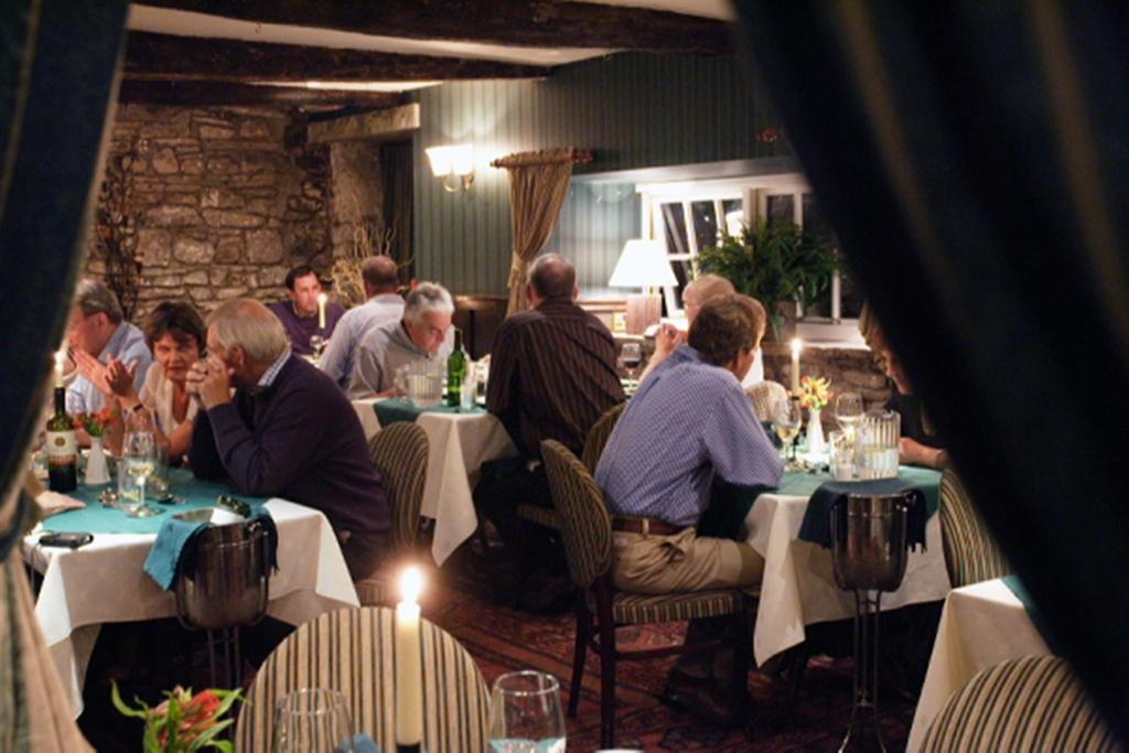 Bear Crickhowell Exterior photo